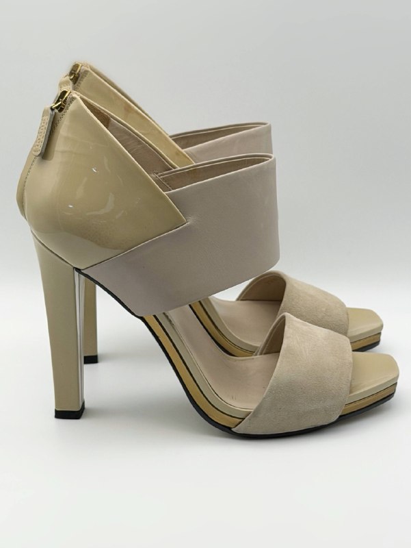 Gucci Patent Leather Slingback Sandals Size 39
