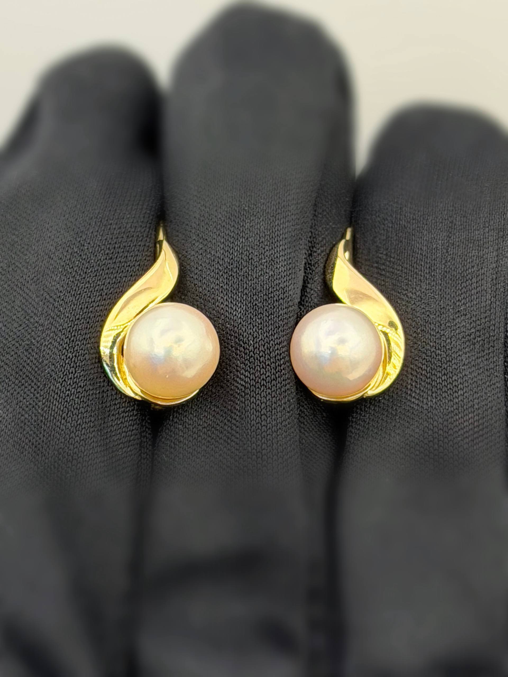 14k solid yellow gold Fresh Water Elegant Pearl Wave Style Earrings