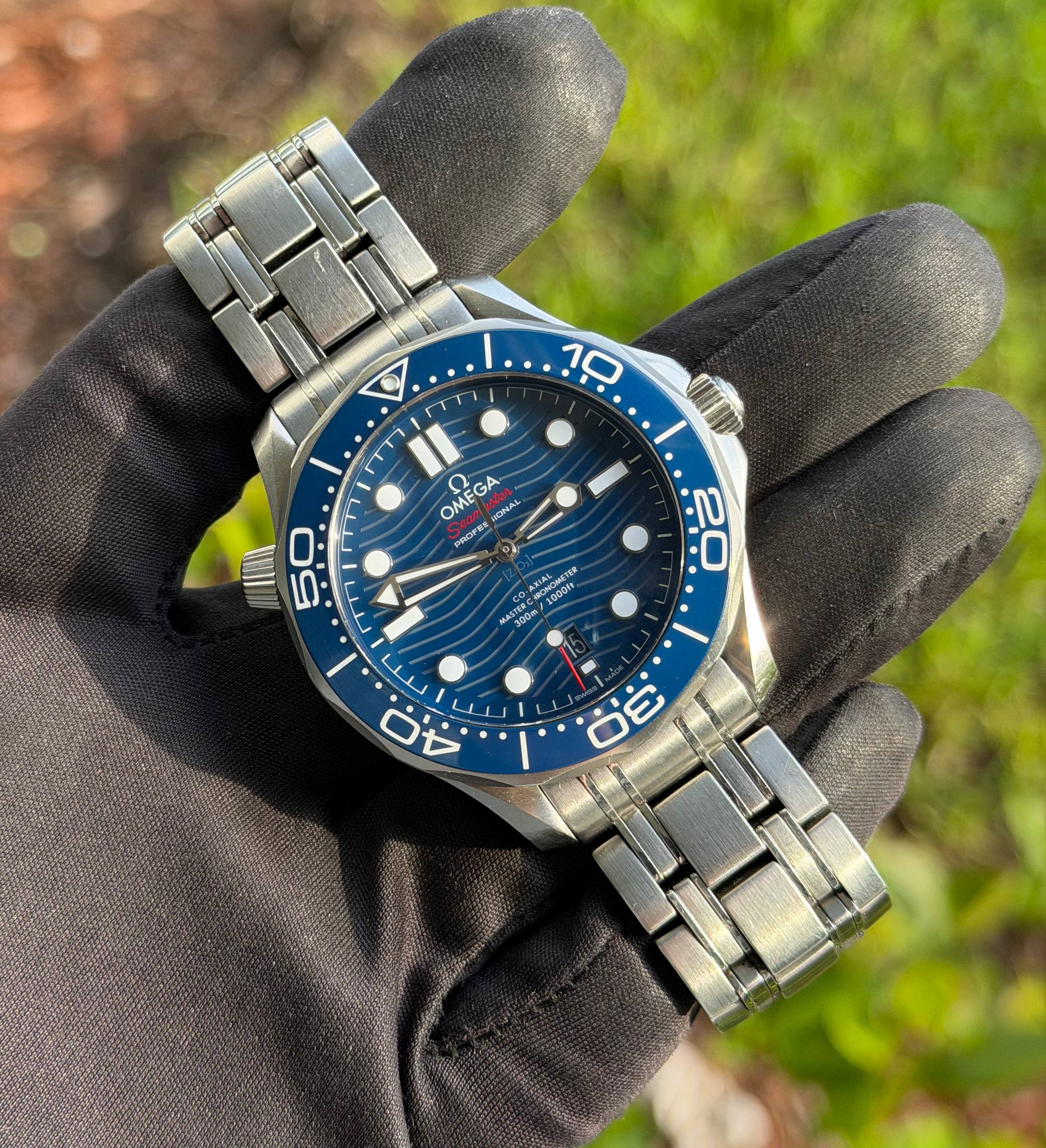Omega Seamaster Diver 300M Blue Wave Dial & Blue Bezel Stainless Steel Bracelet watch appraisal
