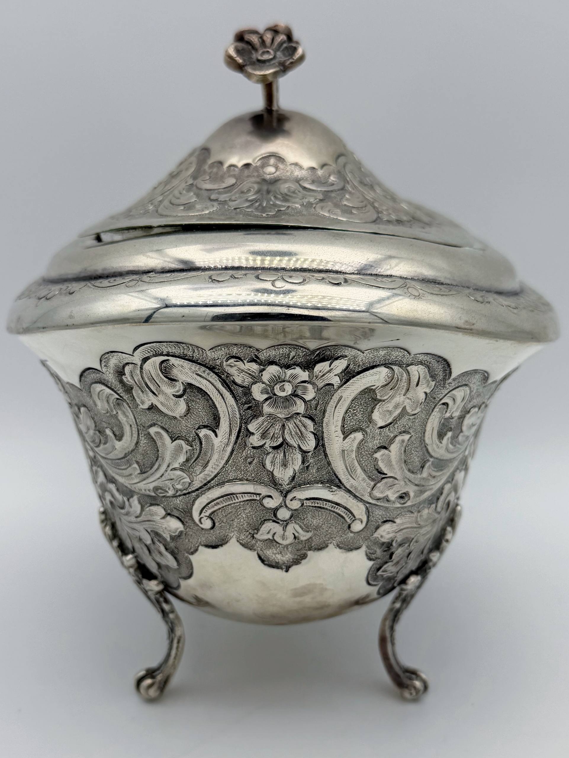 Prata Silver Biscuit Box Floral Motifs Silverware Home Decor Dining