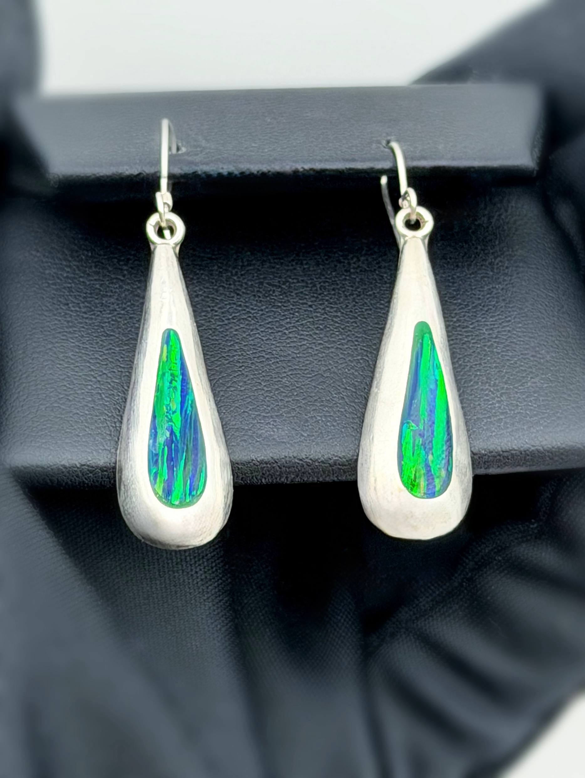 Vintage 925 Sterling Silver Natyral Green Blue Fire Opal Tear Drop Shape Earrings