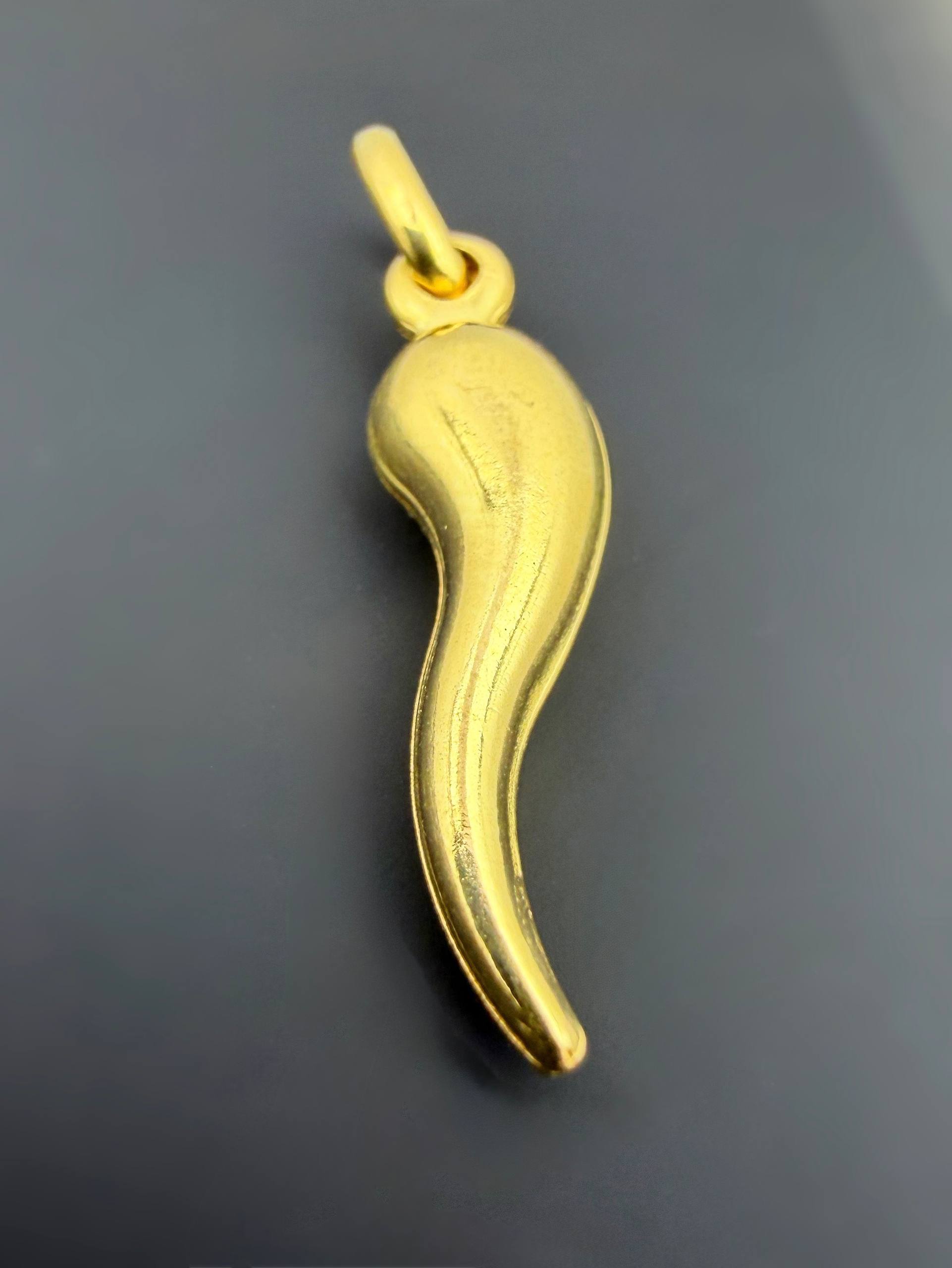 18k Solid Yellow Gold Large 3D Hollow Italian Horn Cornicello Charm Pendant