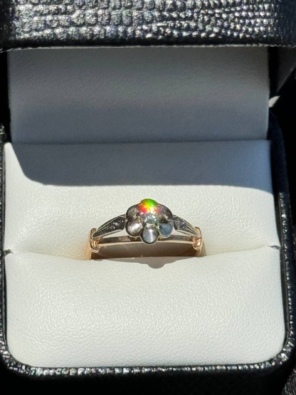 14k two tone rose gold 0.25Ct diamond flower ring size 8