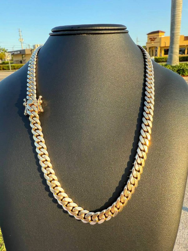 Jewelry 10k solid yellow gold Miami Cuban link style 22” Chain Necklace 100.4 grams 8.25mm