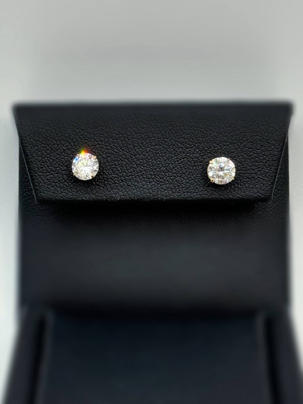14k yellow gold 1CTW CZ stone studs earrings