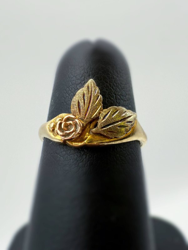 Vintage Art Deco 10k solid two tone gold Rose with leaves flower ladies ring sz 5.5