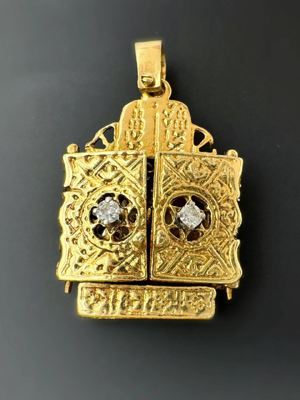 14k solid Yellow Gold 0.1CTW Diamond Torah Ark Pendant With David's Star Locket Jewish Charm Pendant