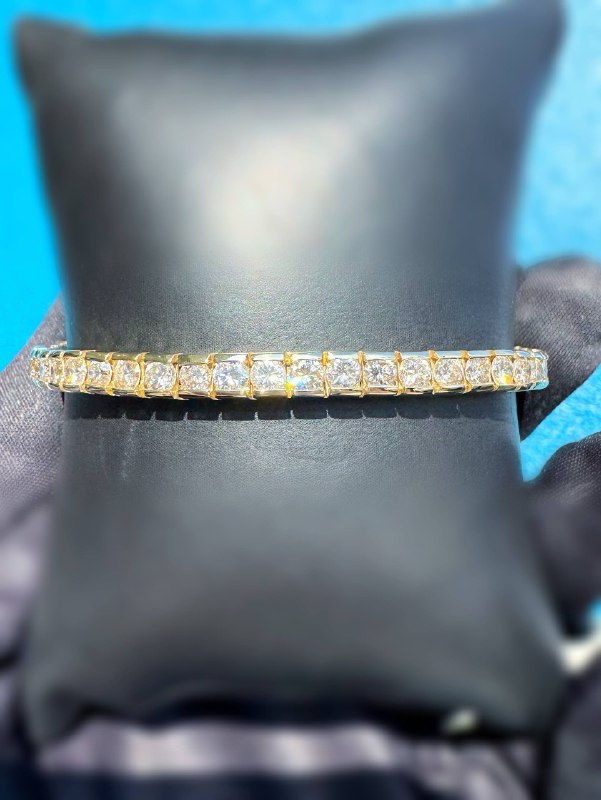 14k solid yellow gold 8CTW Natural Diamond Tennis 7.25”bracelet 4.3mm