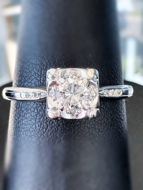 14k white gold 0.35CTW Natural diamond classic engagement ring sz9