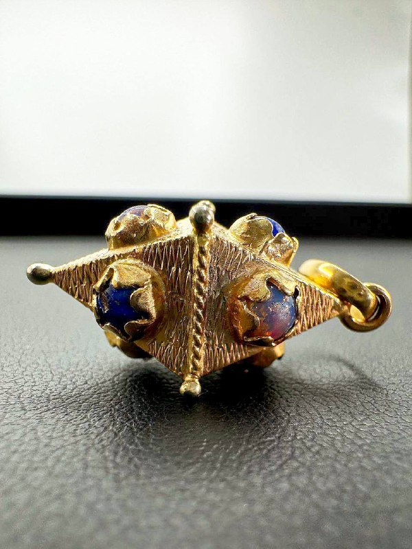 Stunning Octahedron shaped 18k yellow solid gold pendant/charm with embedded blue stones
